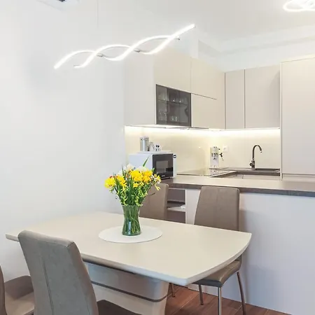 Suzana Апартаменти Спліт