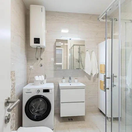 Suzana Апартаменти Спліт